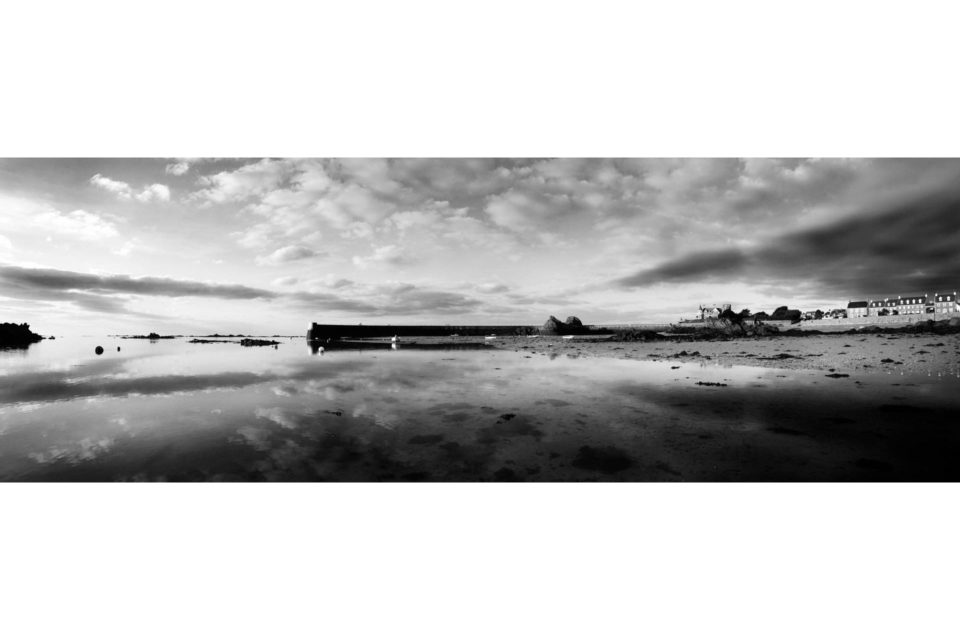 Calm water at La Rocque