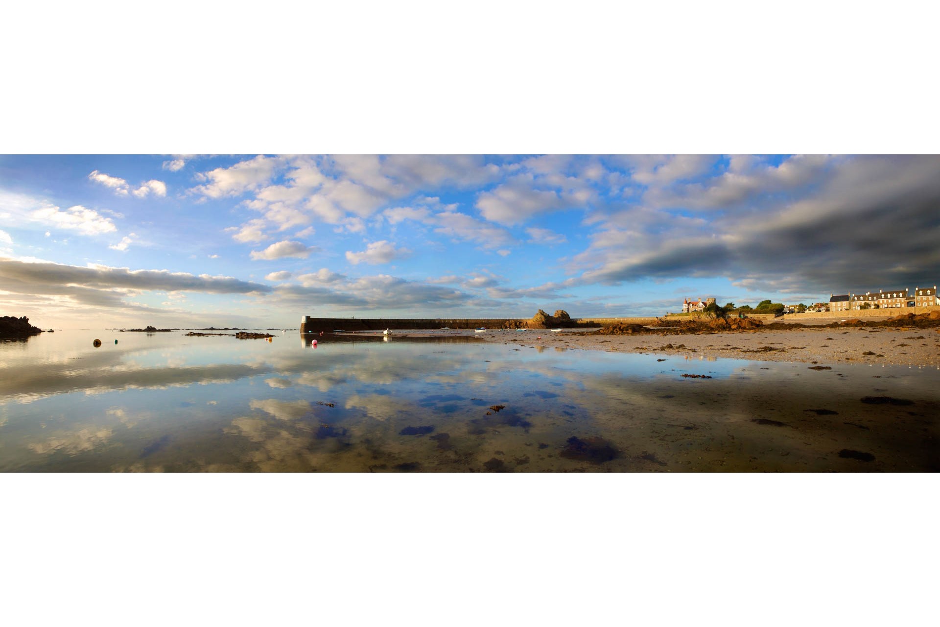 Calm water at La Rocque