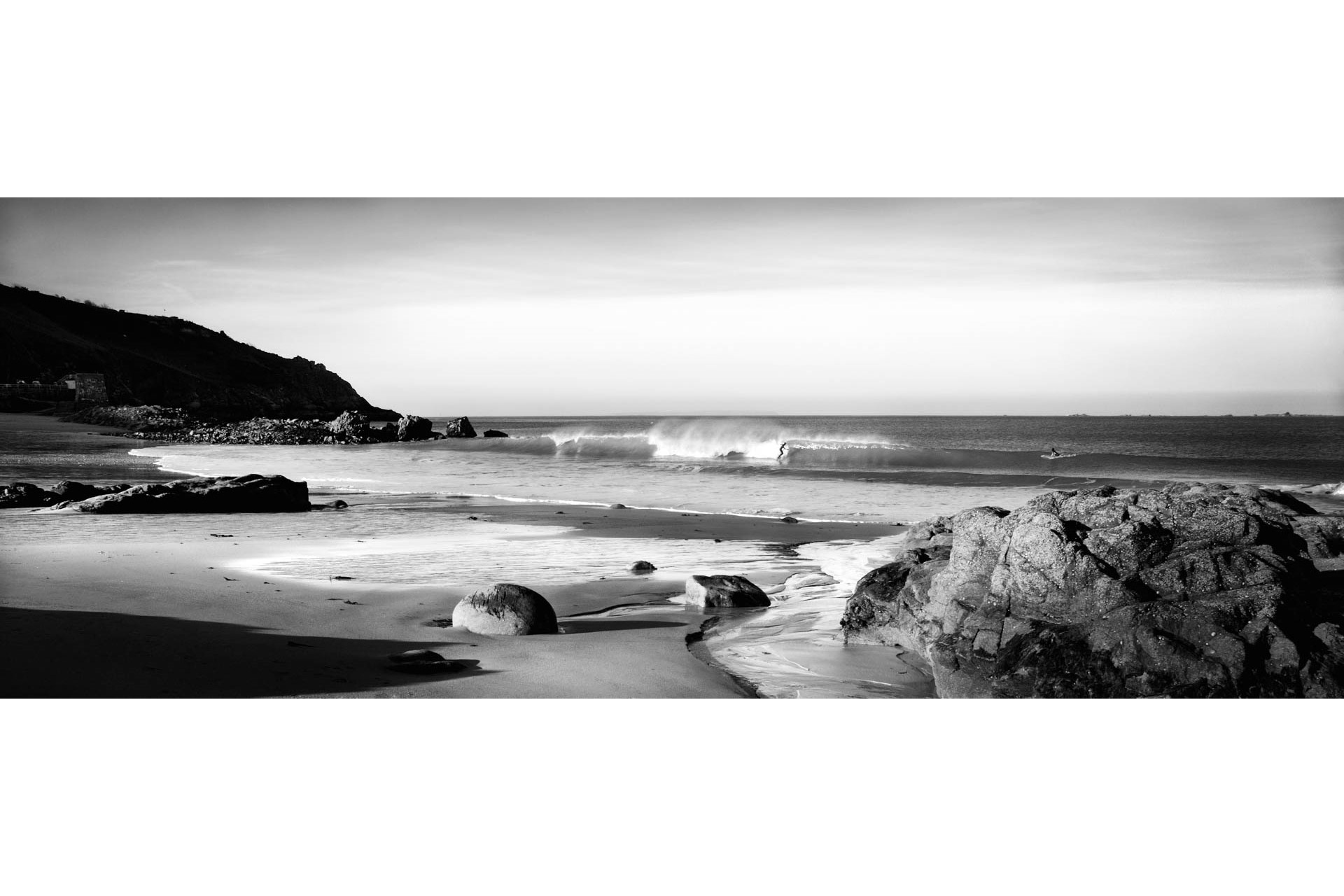 Small waves at Greve De Lecq