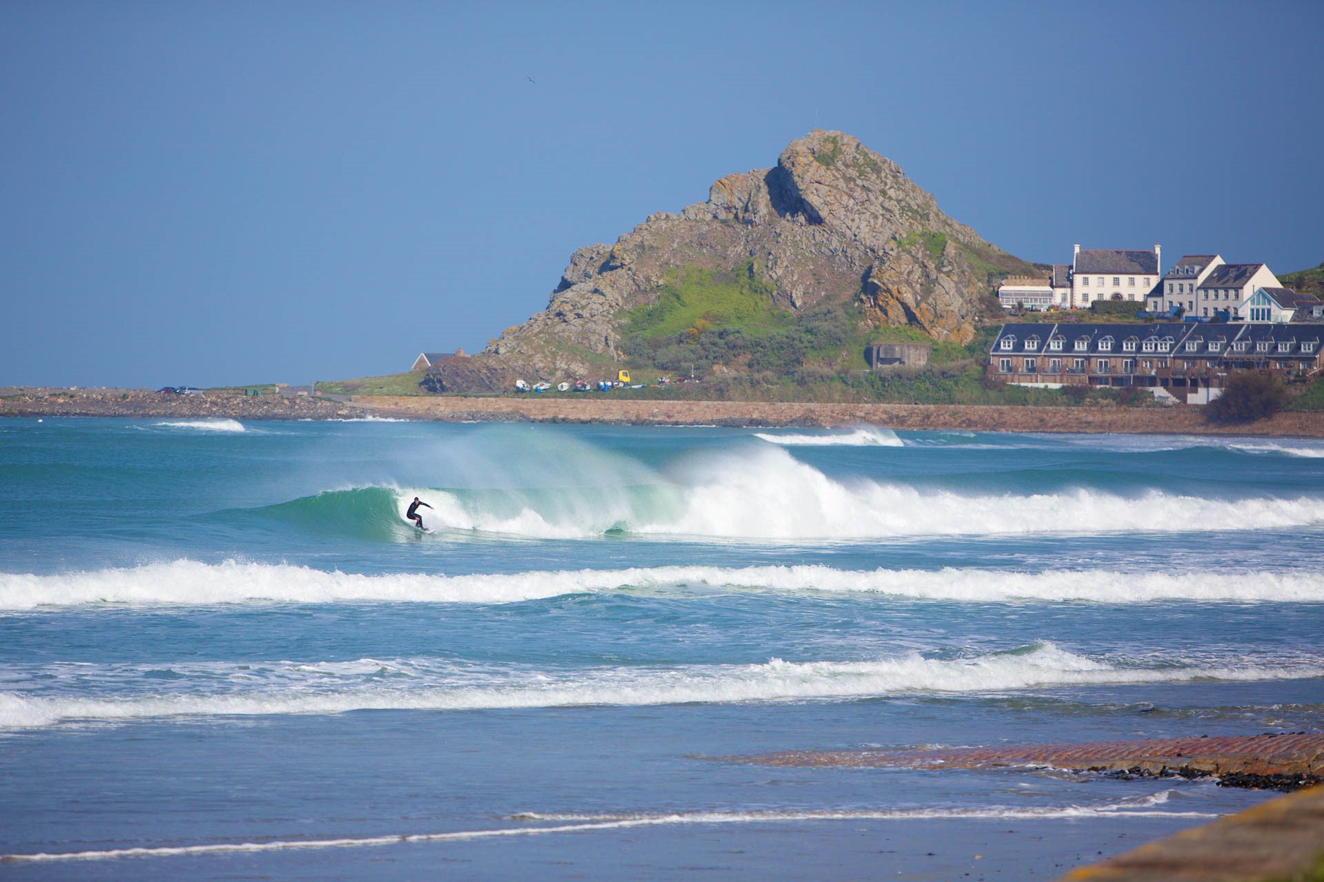 High tide surfing near L'Etacq